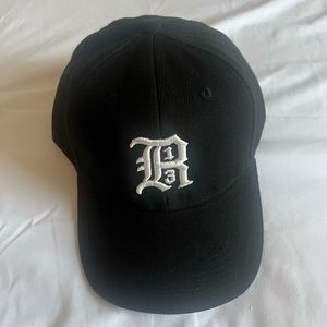 R13 baseball cap